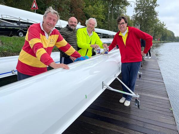 Heren aan de Vecht botenschoonmaak Heren aan de Vecht botenschoonmaak